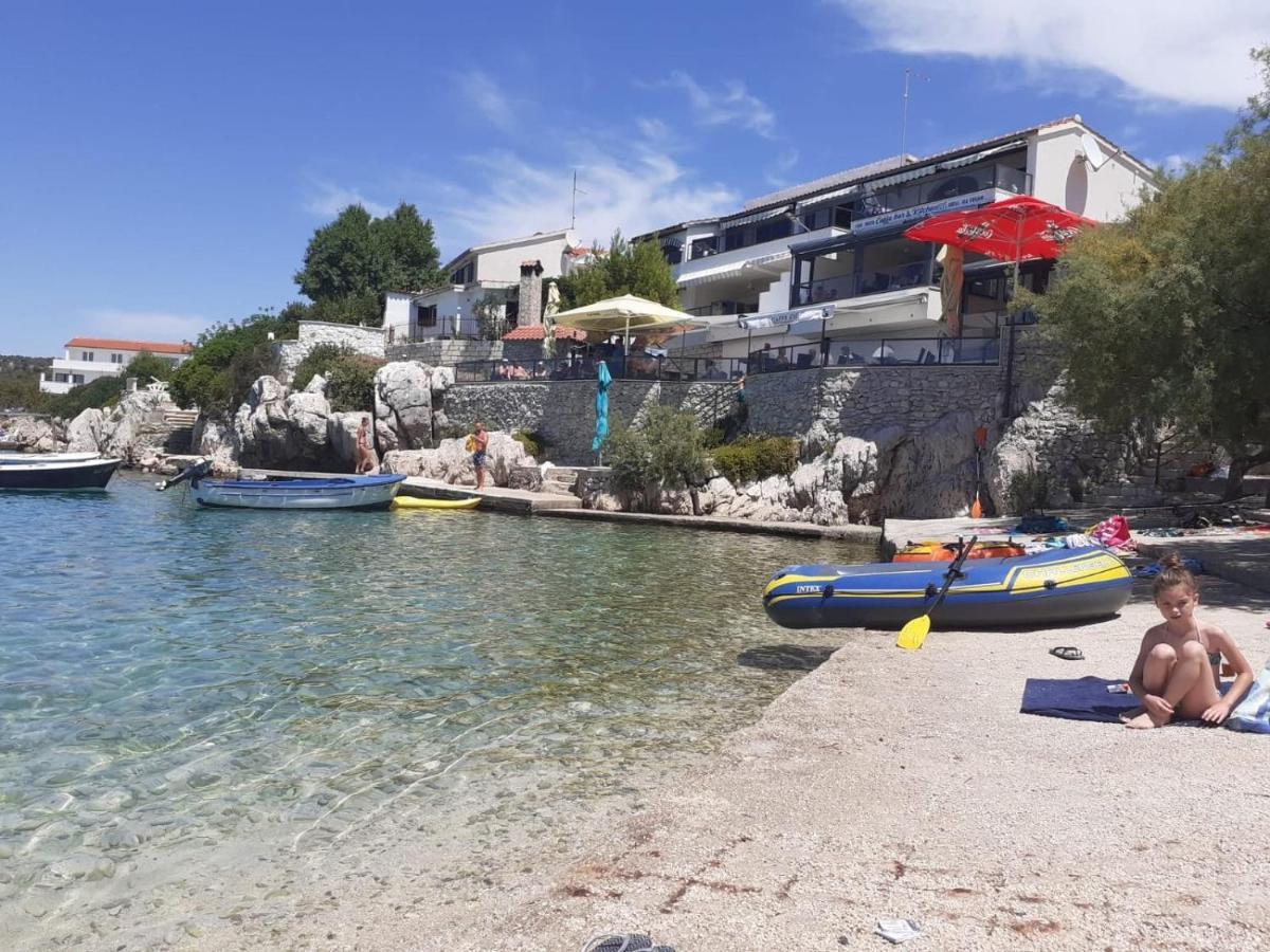 Srecko Apartman Rogoznica  Luaran gambar