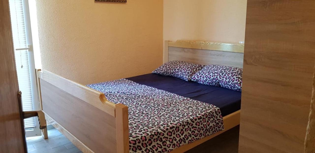 Srecko Apartman Rogoznica  Luaran gambar